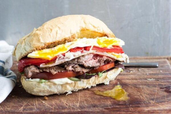 Chivito, Uruguay